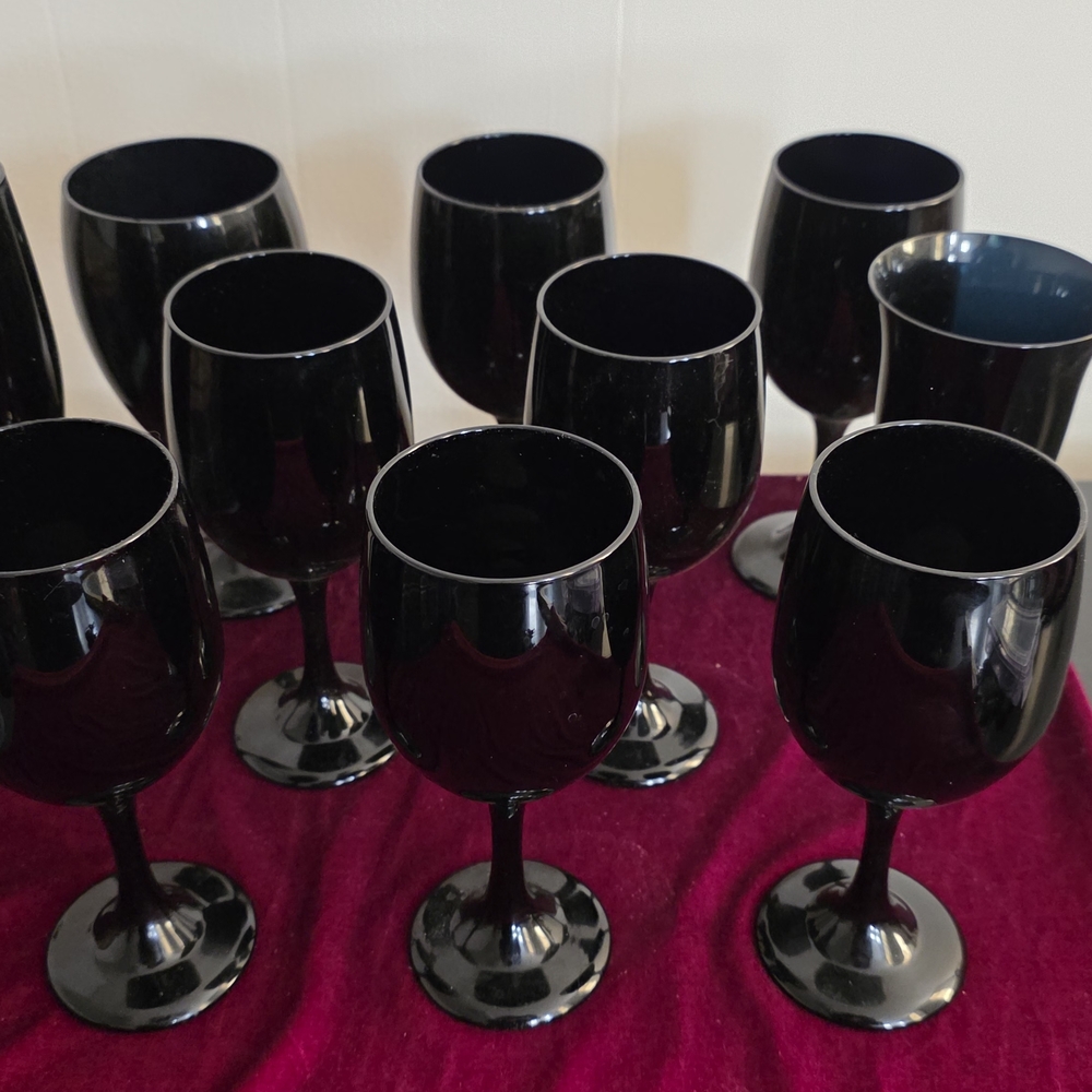 Eclectic Vintage Black Wine Glass Set